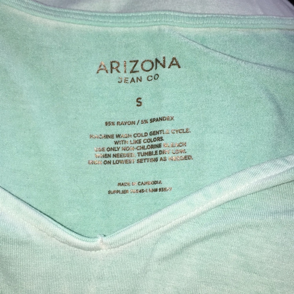 Tops - Picture 8 of 8